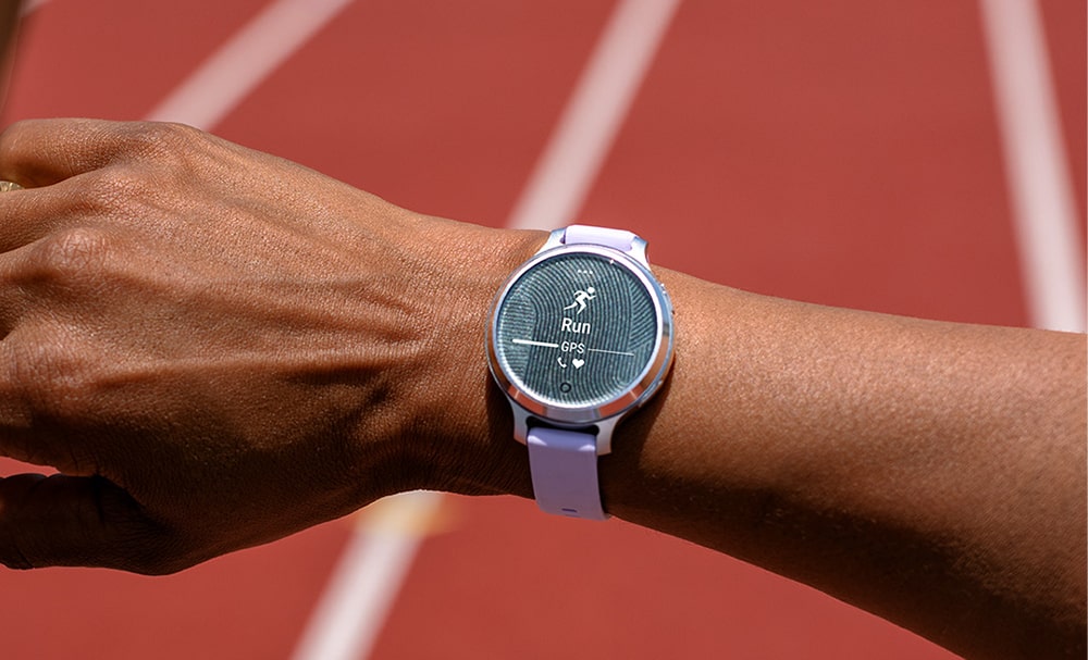 Garmin Lily 2 Active na dámské ruce